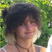 Buongiorno sono una ragazza diplomata. Avendo una grossa passione x le lingue soprattutto l'inglese che comprendo e parlo bene